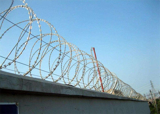 Wytrzymały Concertina Wire Single / Double Spiral Razor Wire Coil